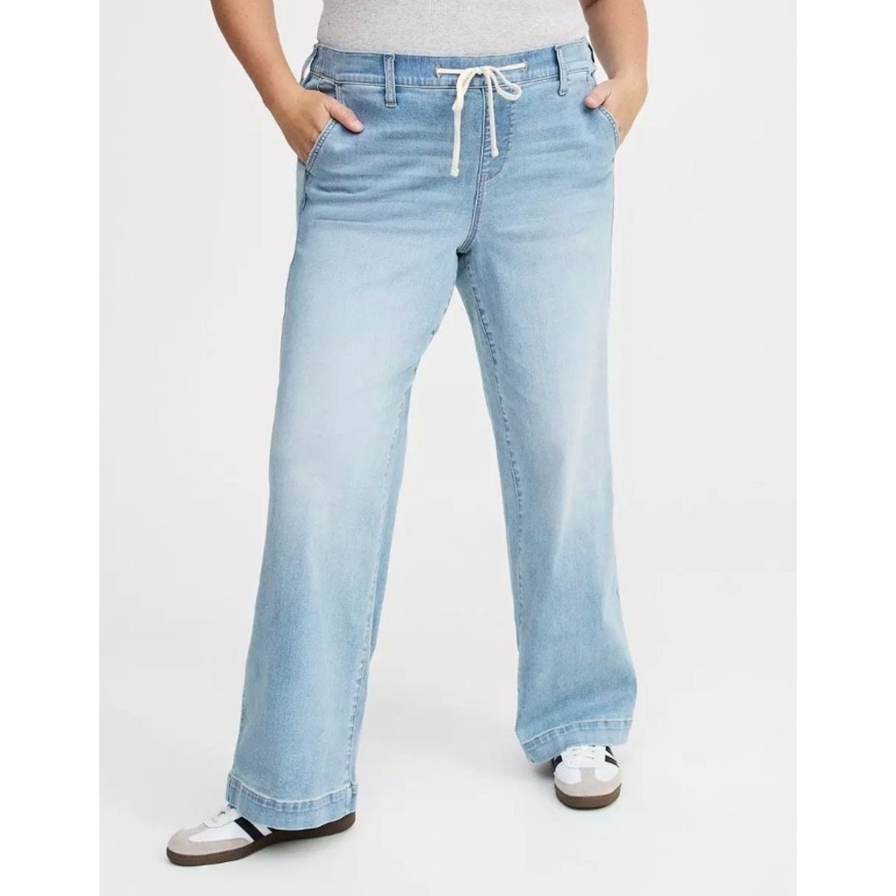 Torrid Light Blue Flare & Wide Leg Jeans Size 0R